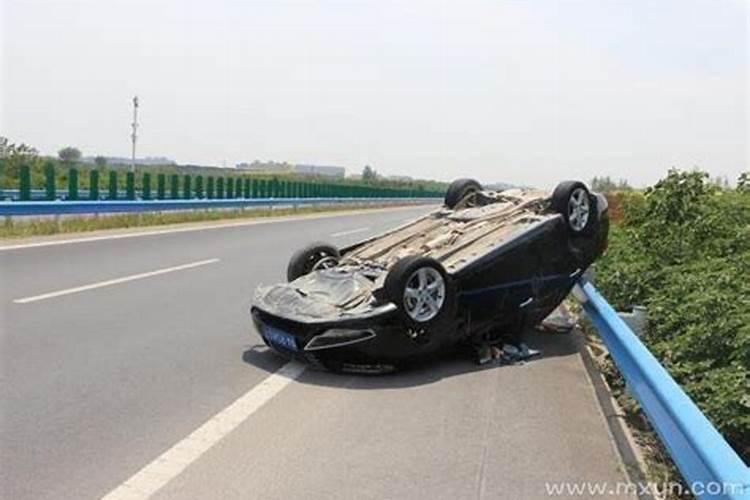 梦到陌生男人闯到家里,与我男人打架