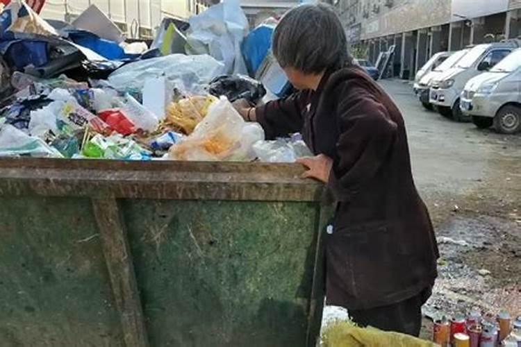 梦见奶奶还活着捡了一袋子粮食