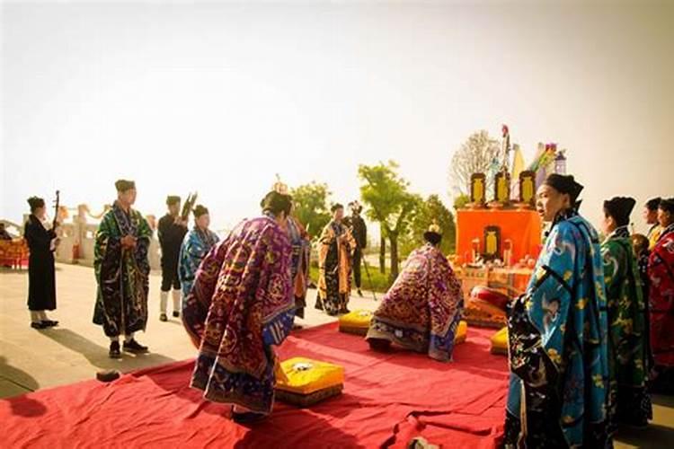 2000年一月一日出生属什么命的呢