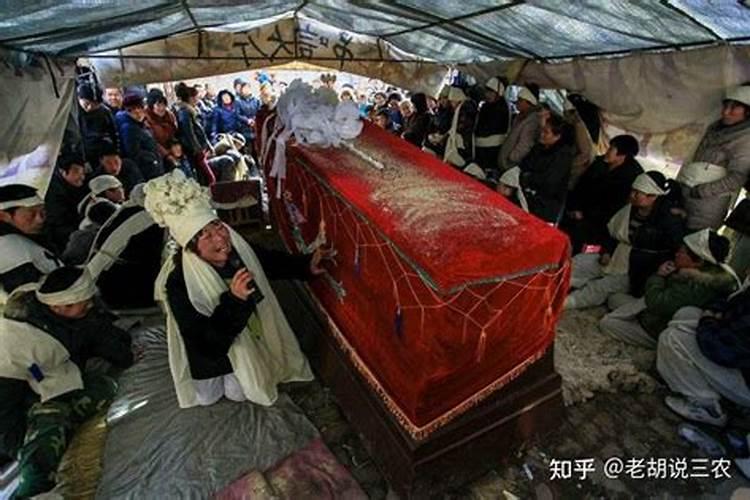 梦见大伯死了办丧事姐姐哭自己哭