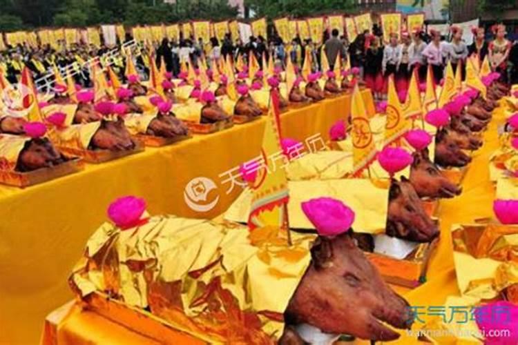 青岛中元节祭祖