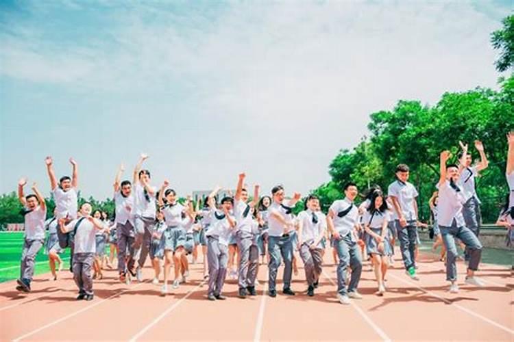 梦到学生时代的场景