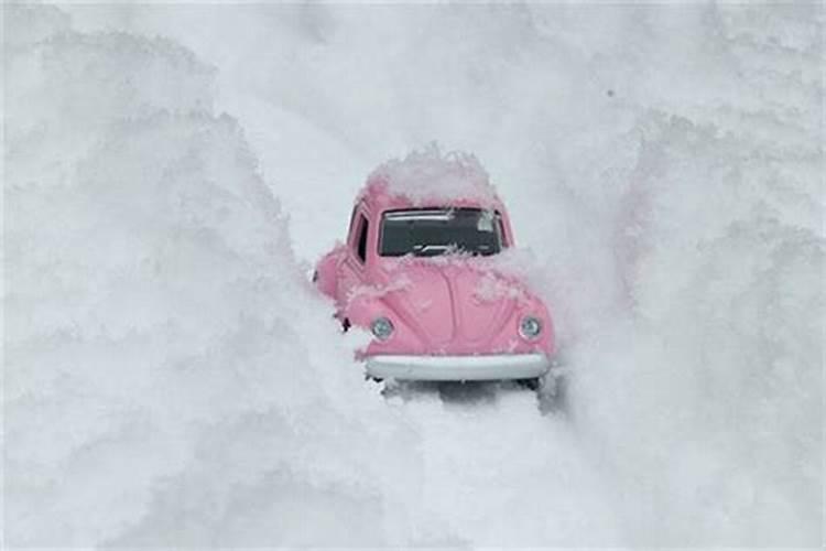 做梦梦见积雪很厚